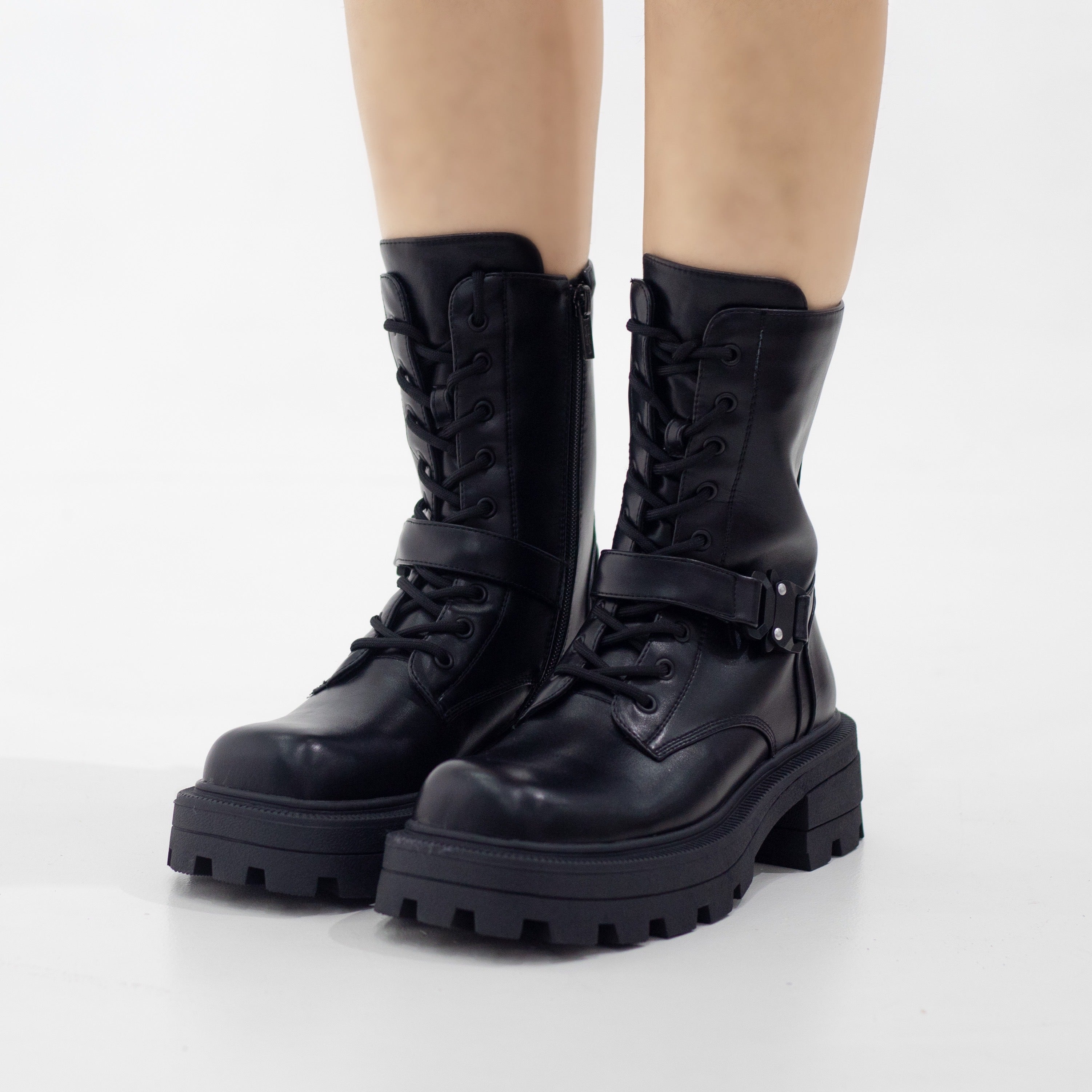 Black chunky belt laces ankle boot black cotia