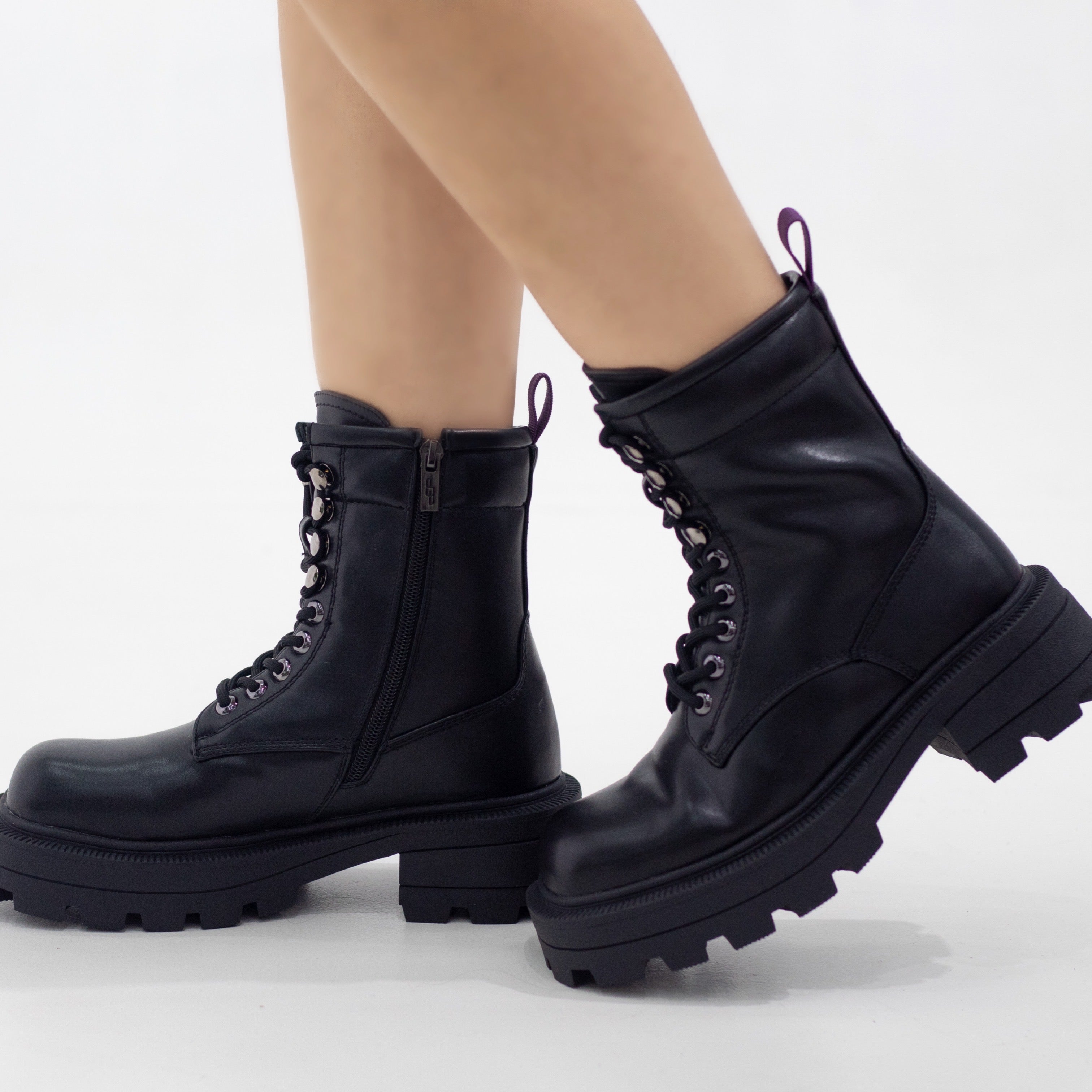 Black chunky belt laces ankle boot black cotia