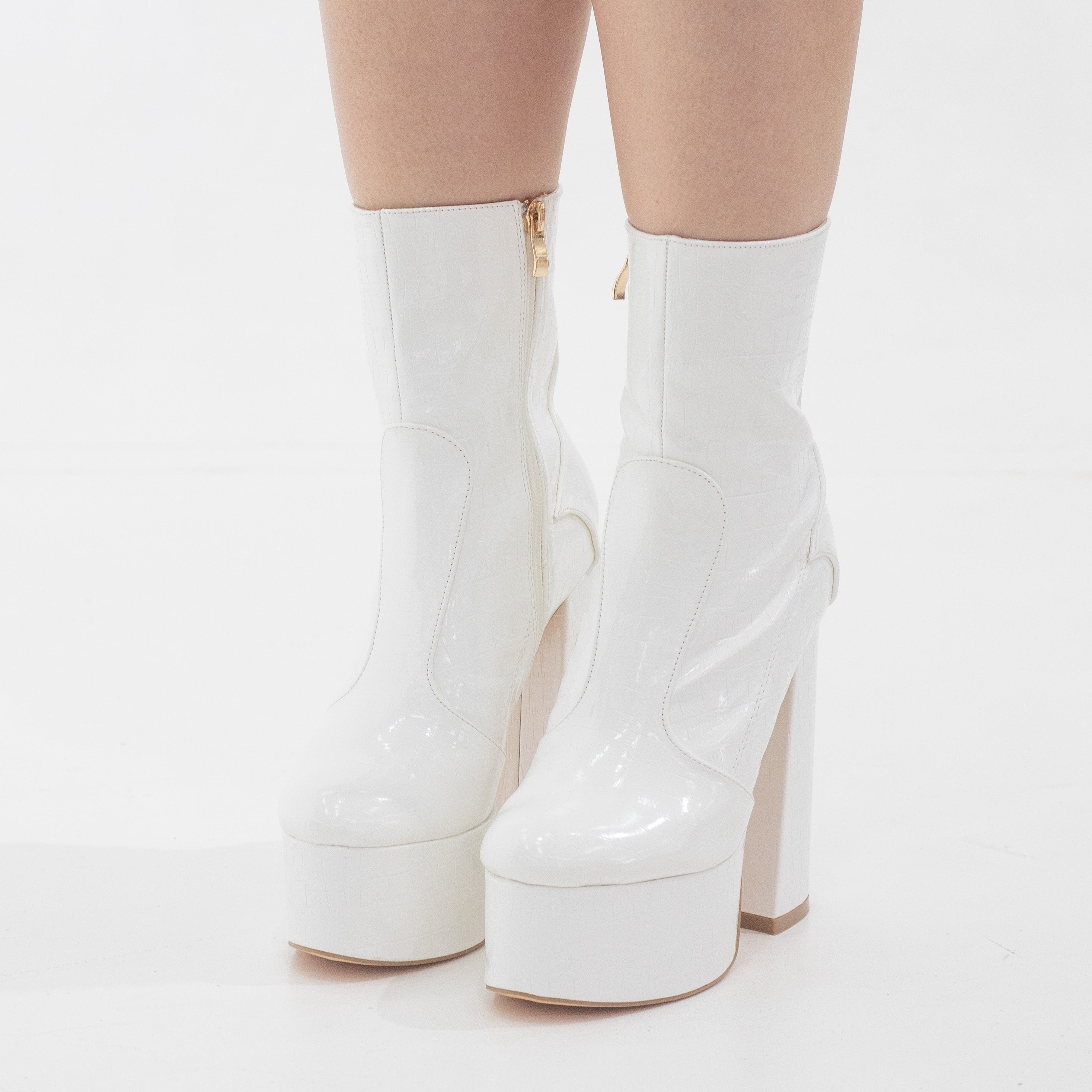 Mianto platform 15cm heel pat ankle boot white