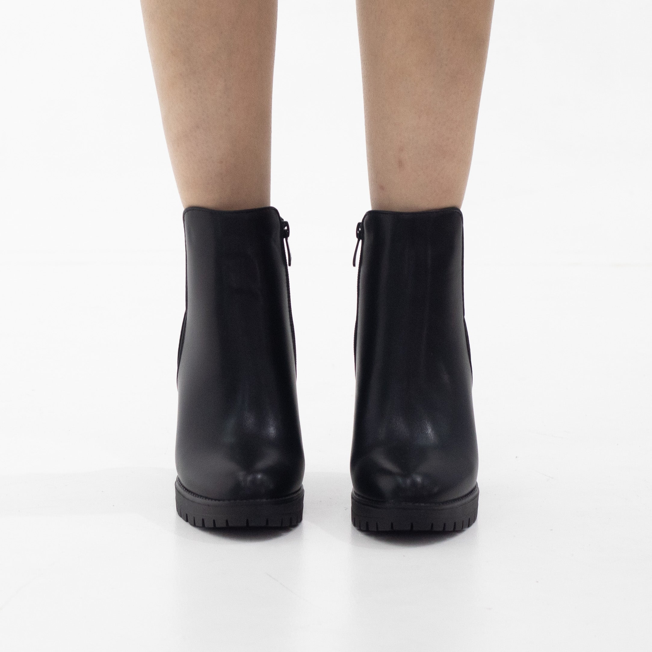 Black 10cm  heel side zip ankle boot yafa