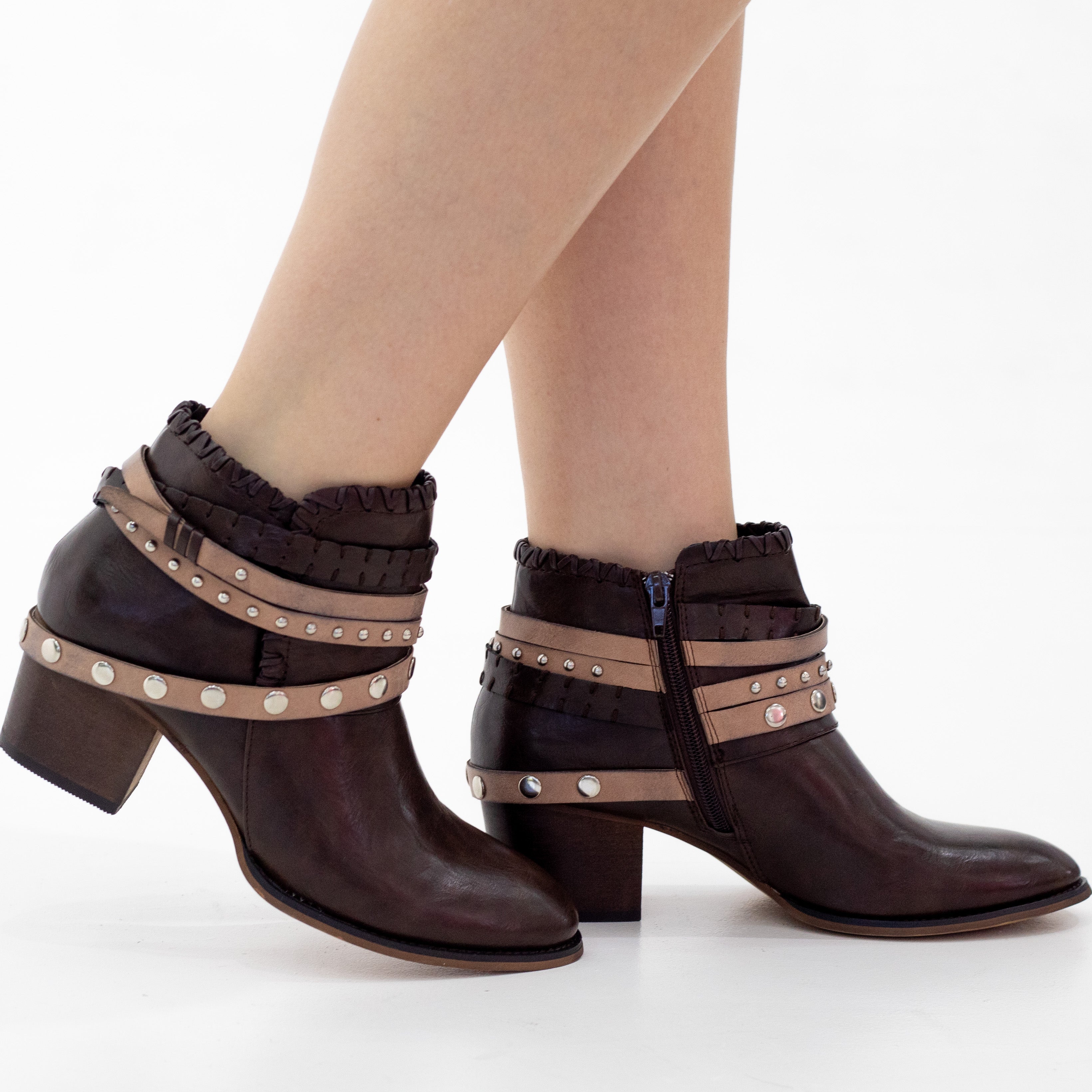 Sibyl cowboy with multiple strap ankle boot choc