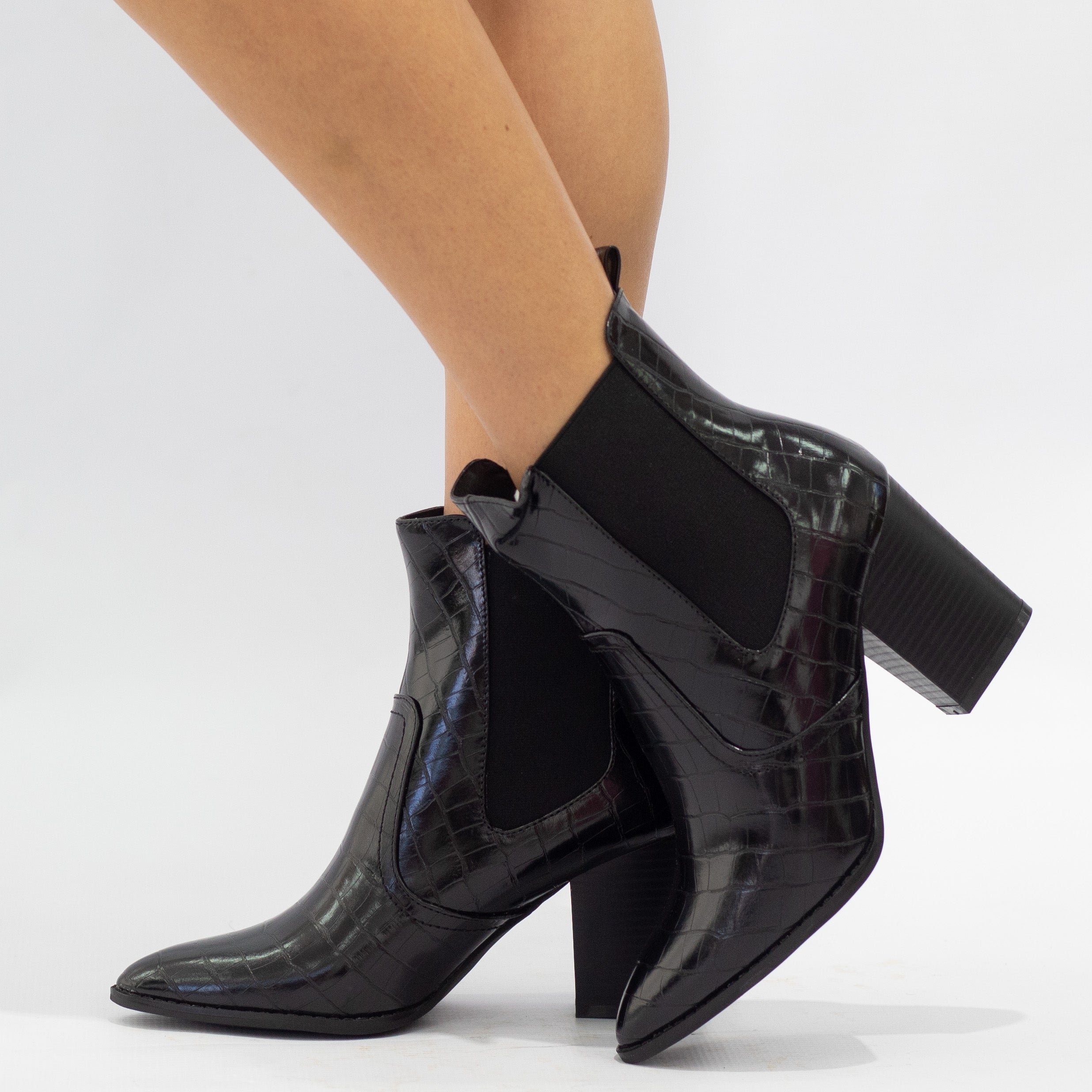 Black pointy pat bootie on a 8cm block heel parker