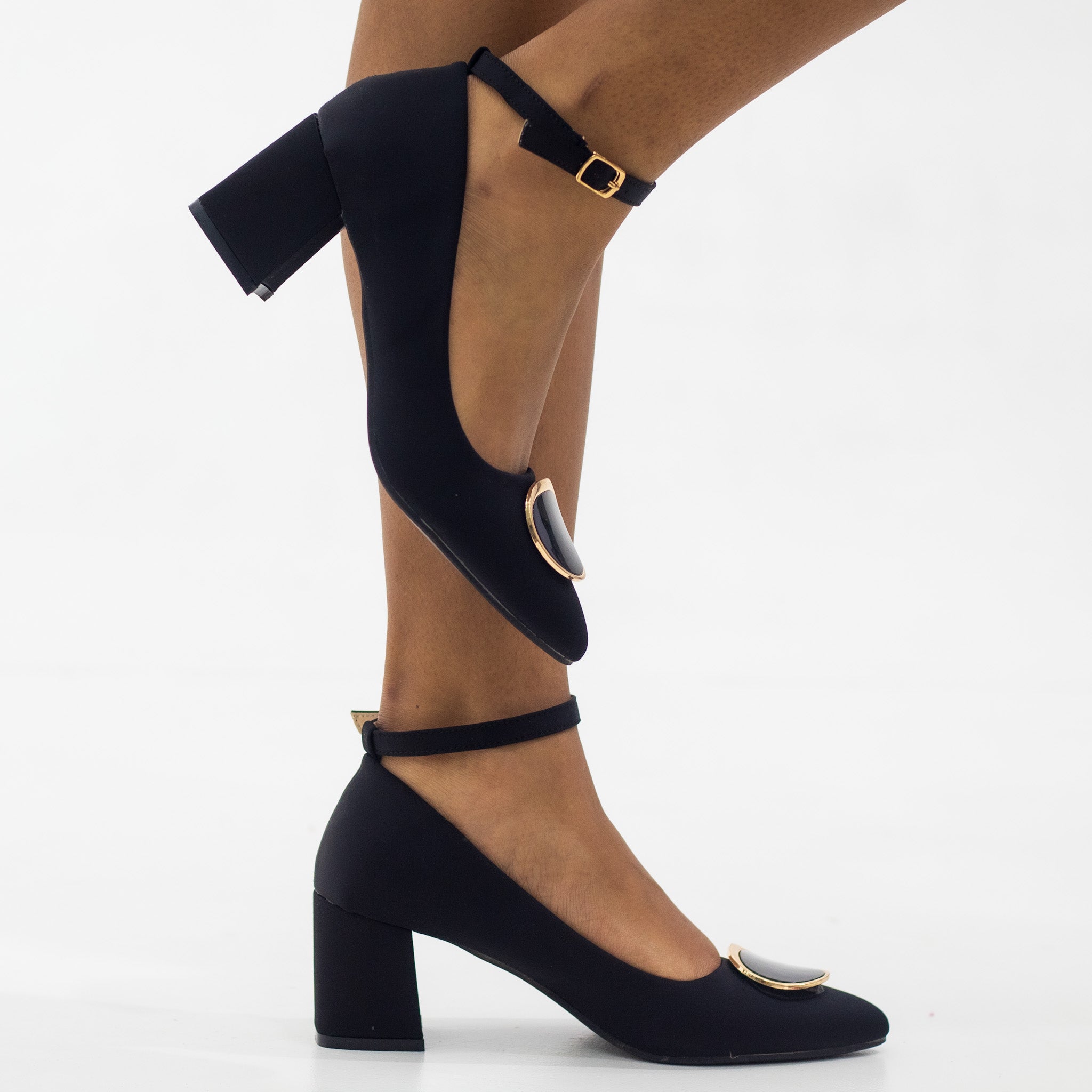 Trip 7.5cm block heel ankle strap court with a round trim black
