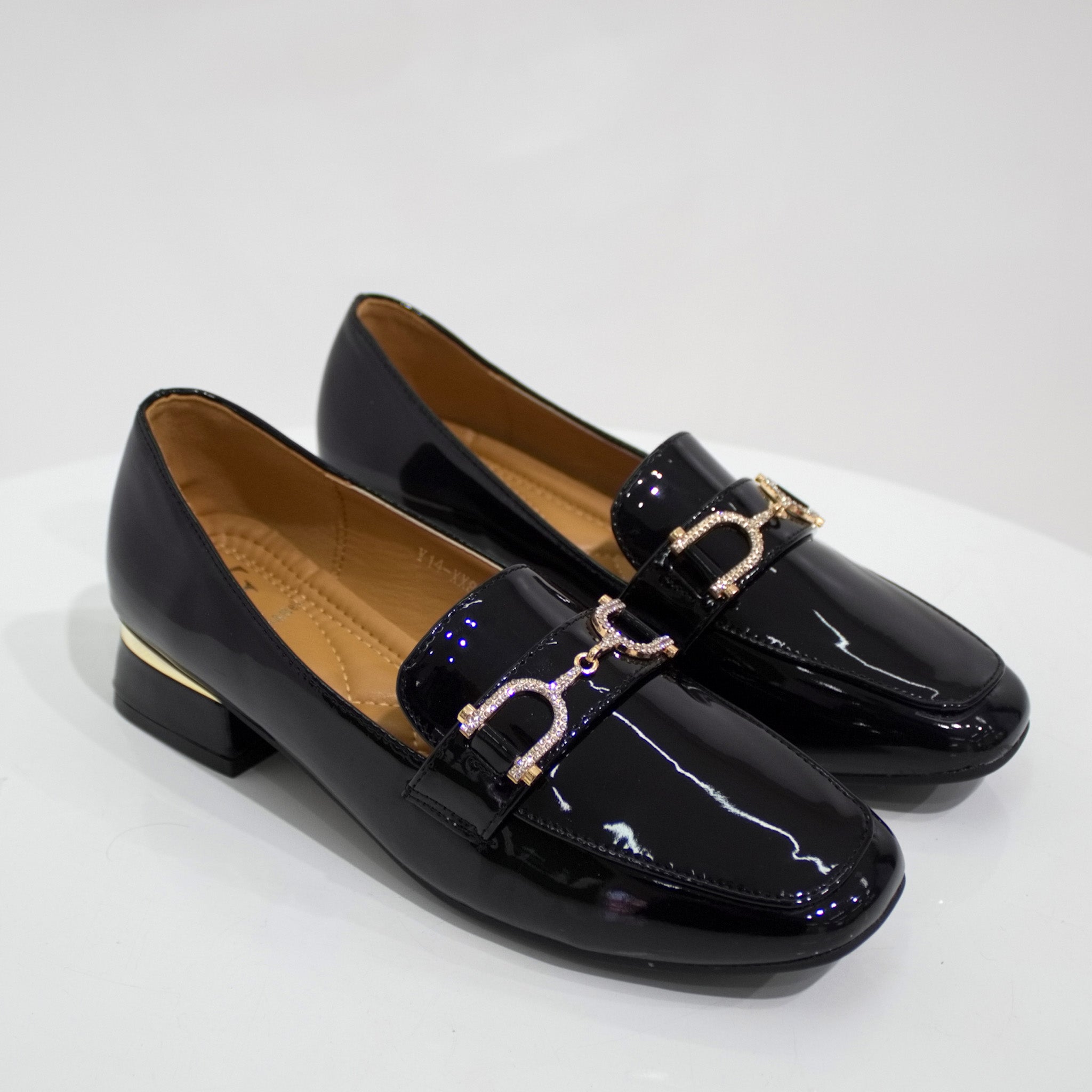 Venecia 3cm flat heel moc with link trim pu black