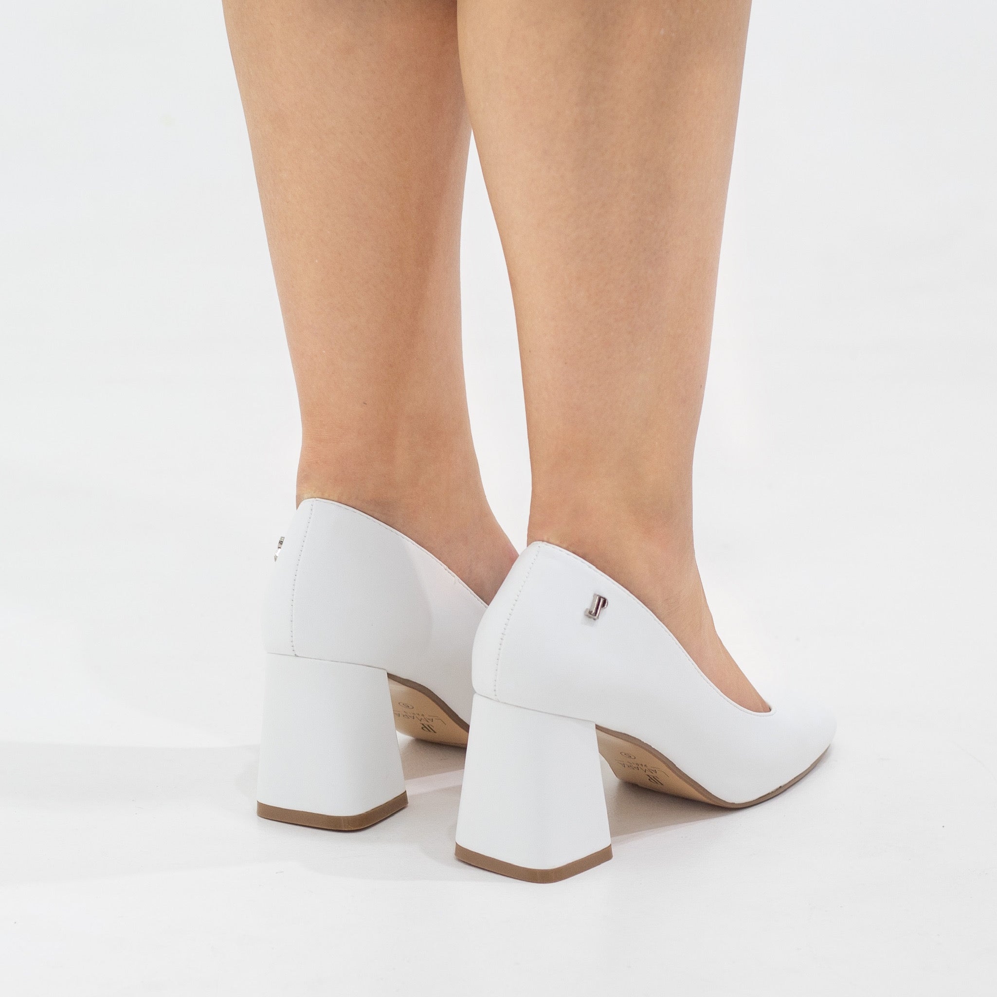 White 7cm block heel PU court shoe lopa