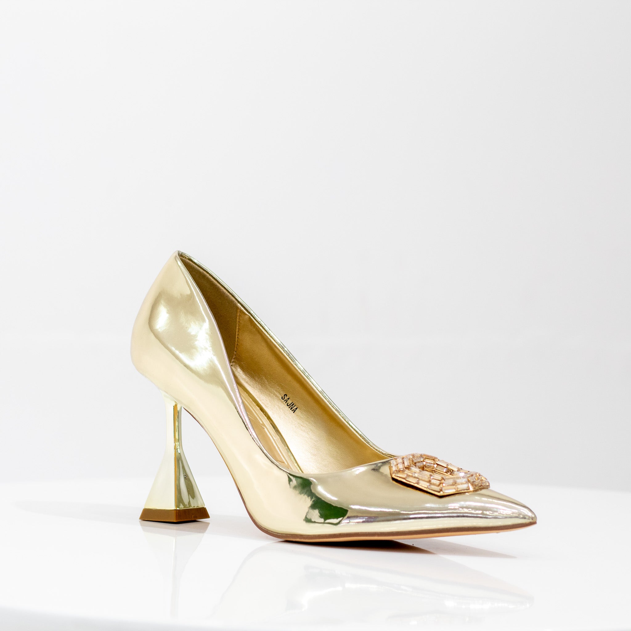 Sajna 9cm heel court with oct diamante trim gold
