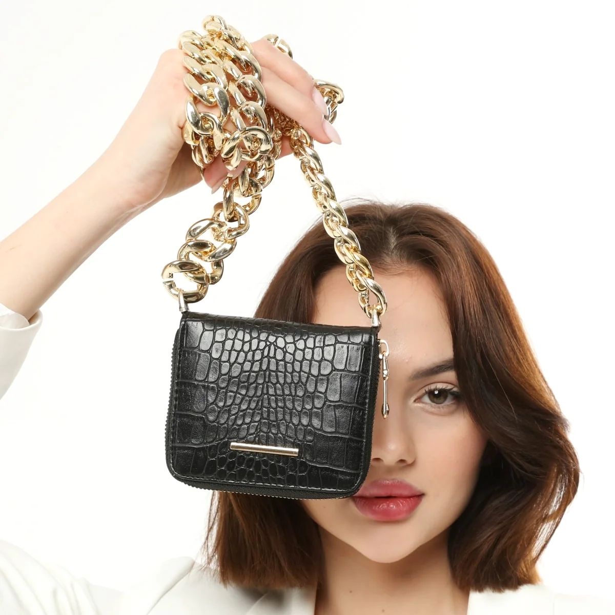 she's convenient leather chain holder wallet black