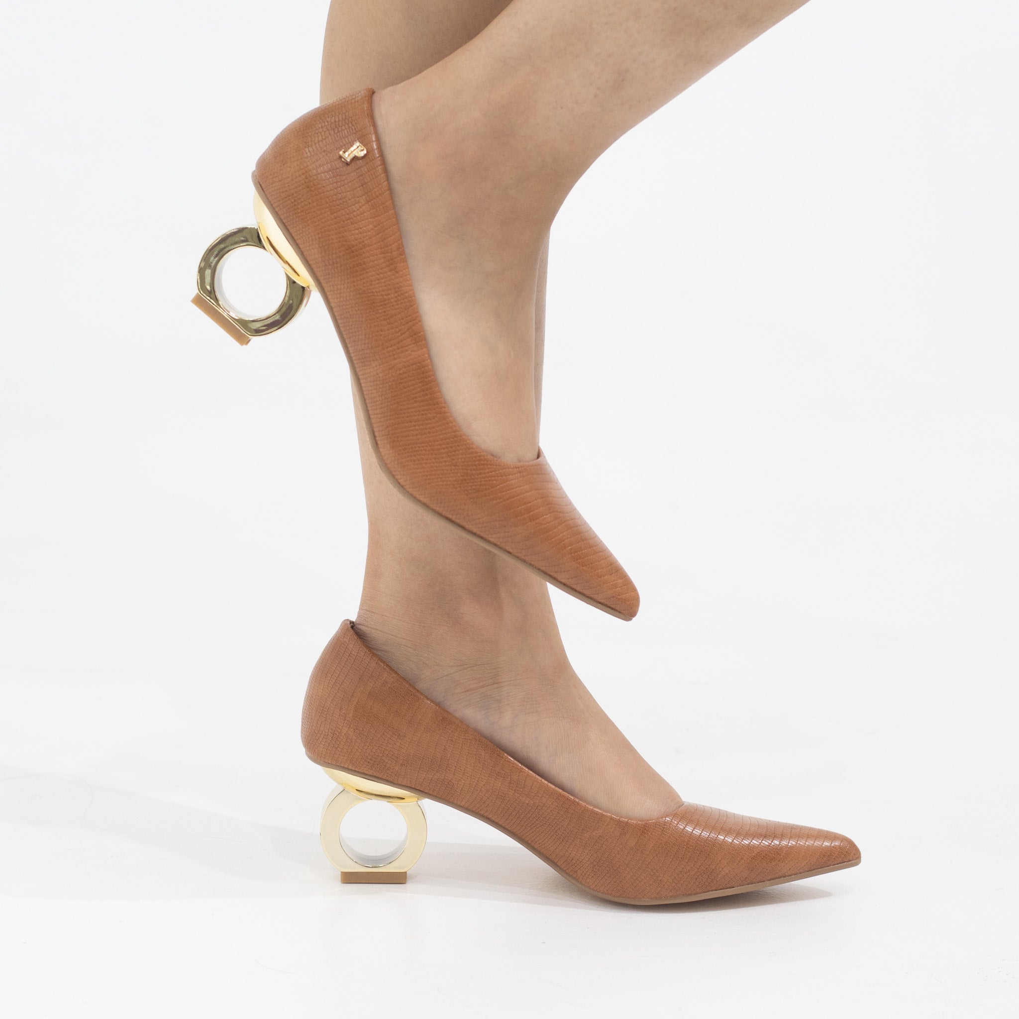 Camel pointy court on 6cm special circle heel orchid
