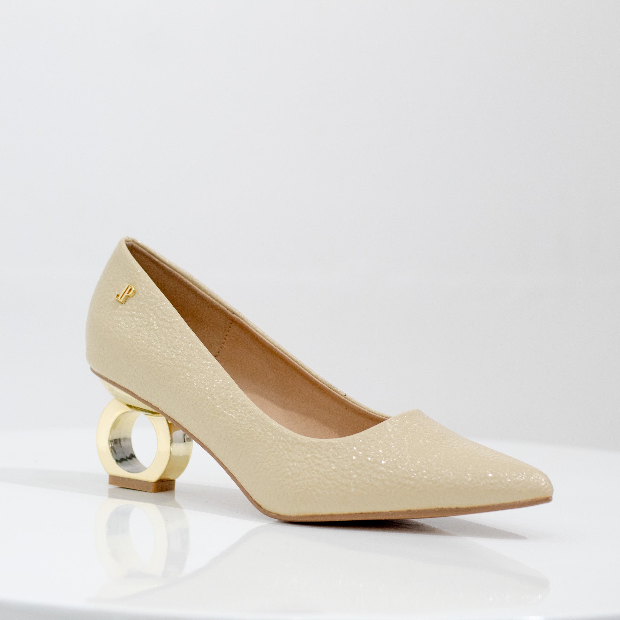 nude pointy court on special circle heel