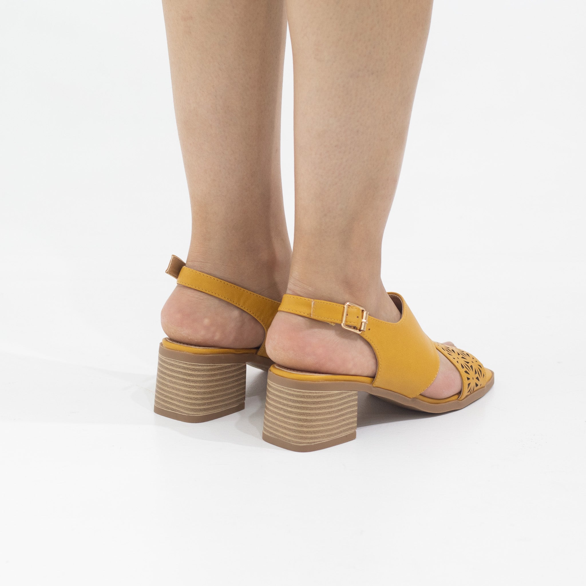 Yellow 4.5cm block heel pu sandal fleta