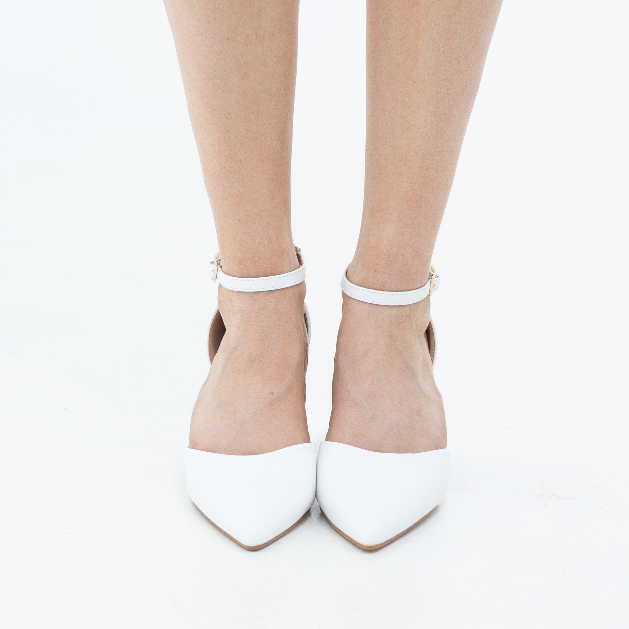Chandri open waist pointy on 8cm block heel PU white