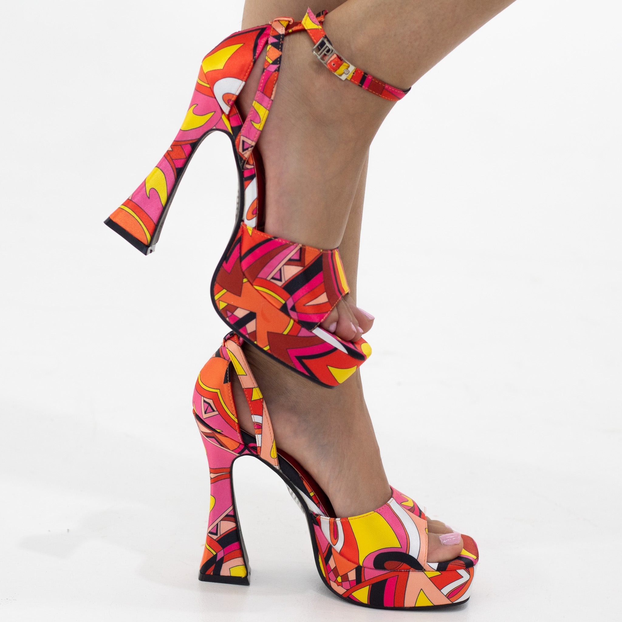 Darika printed multi-colored 13cm platform heel sandal fuschia