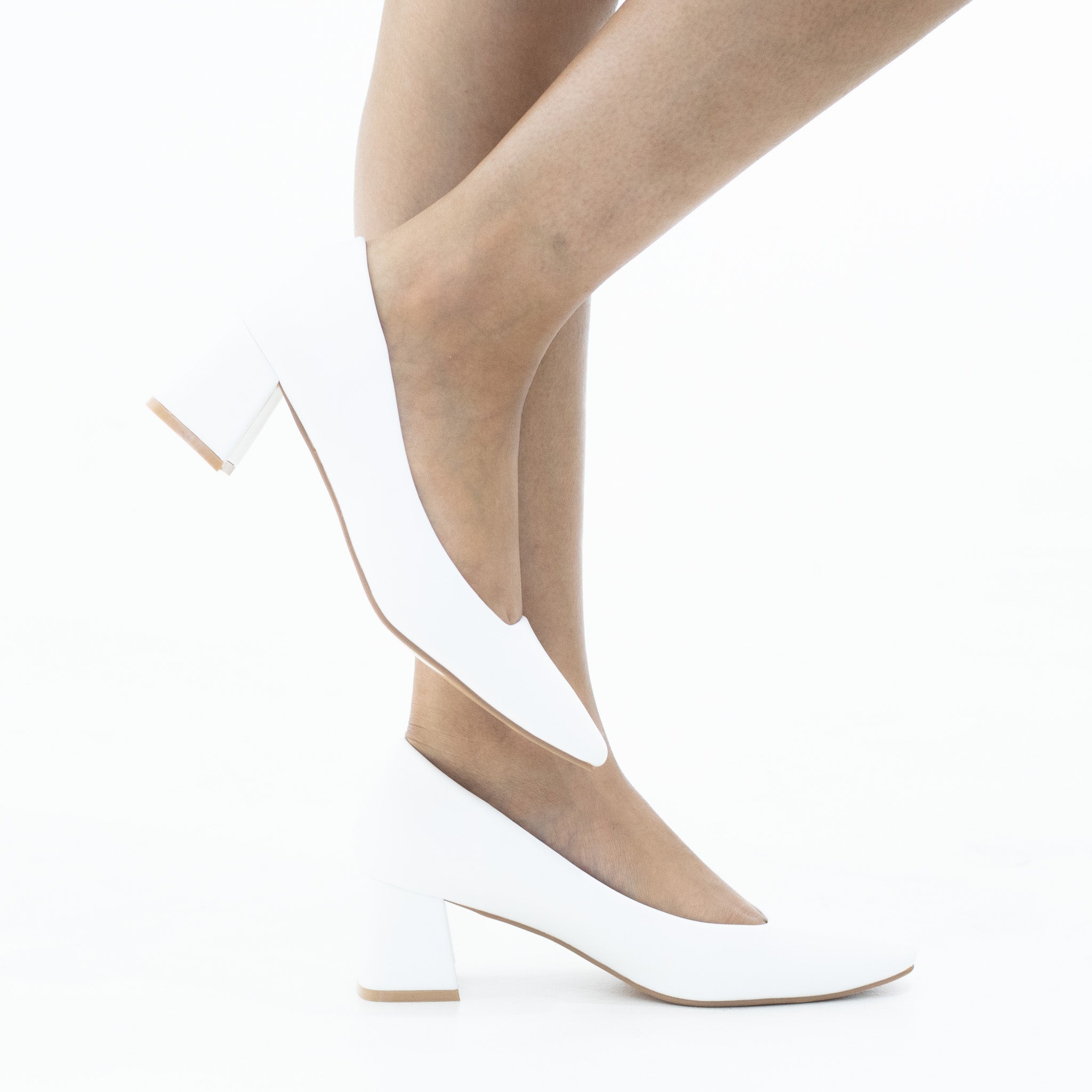 White comfort  5.5cm heel court shoe wera
