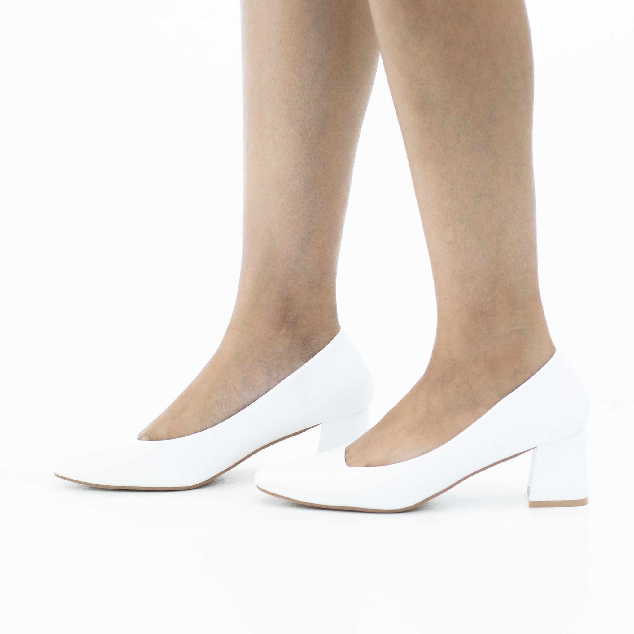 White comfort  5.5cm heel court shoe wera