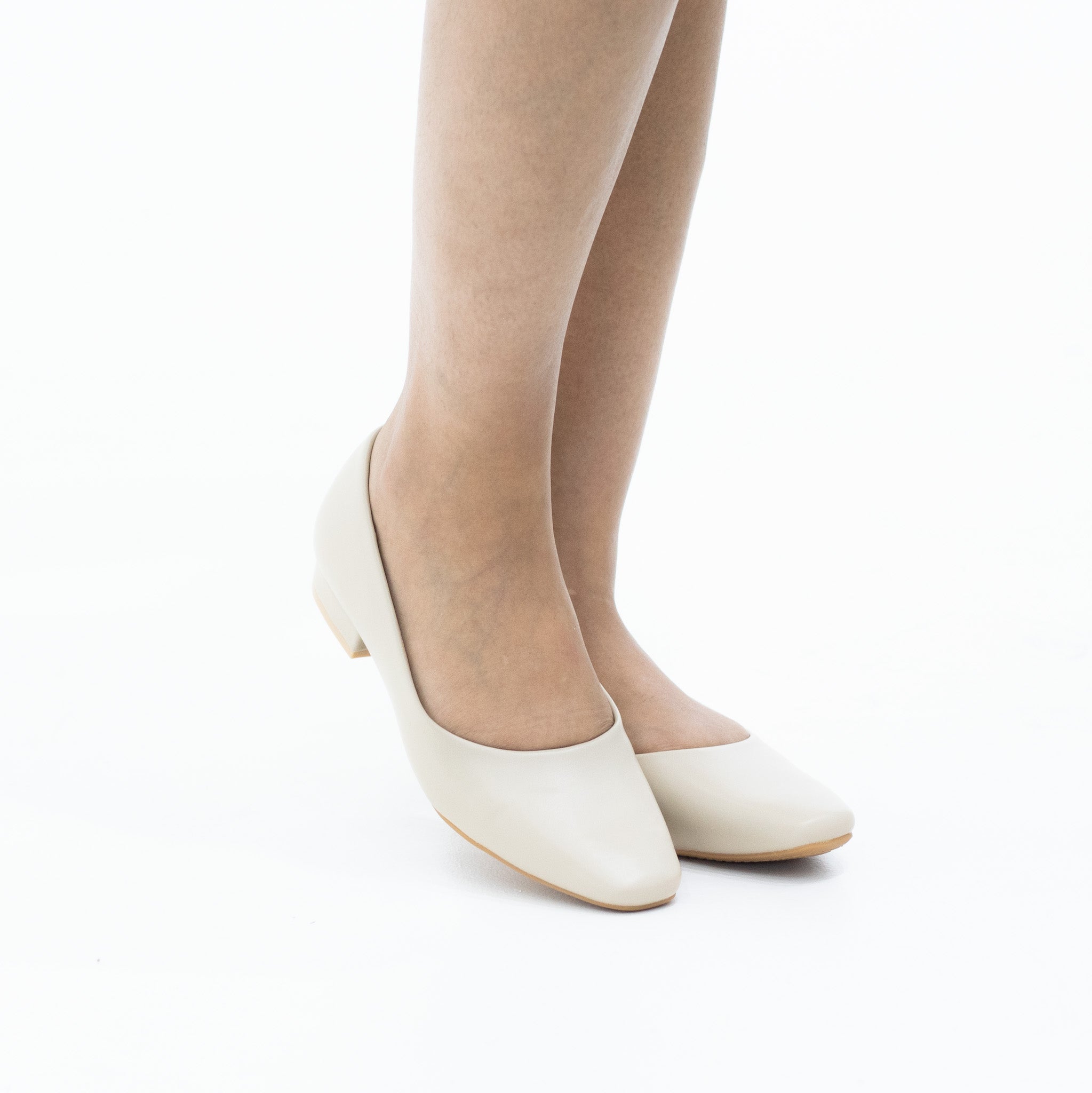 Beige comfort  2cm low heel court shoe scorpio