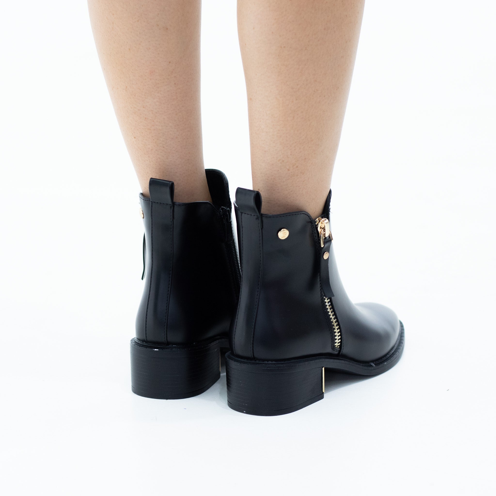 Black 4.5cm heel side zip ankle boot elvita