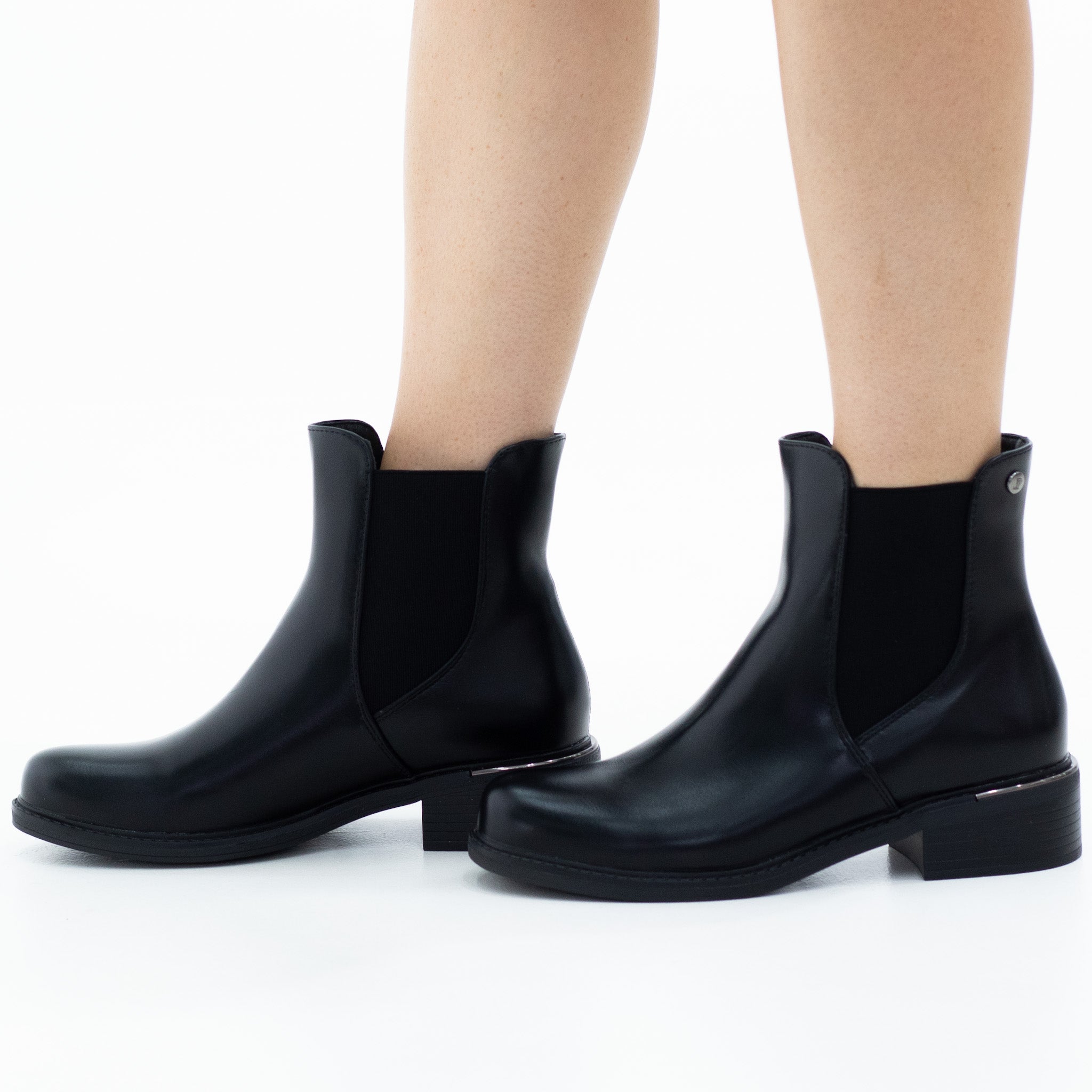 Black Chelsea pu ankle boot on 3.5cm heel zayami